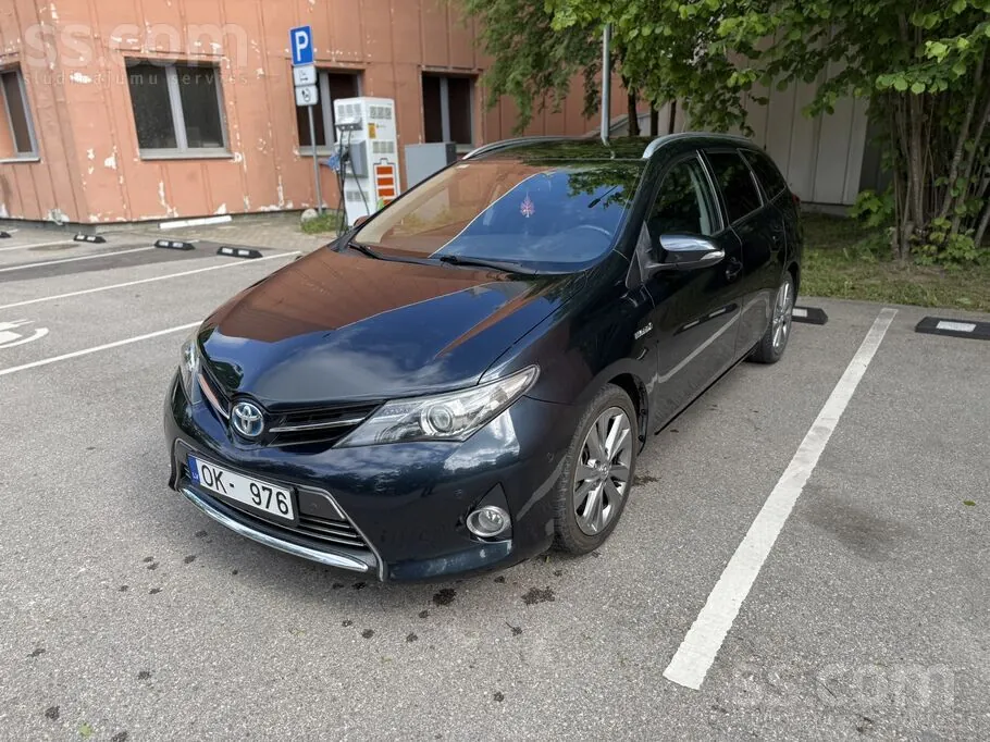 Toyota Auris 2013 photo 3