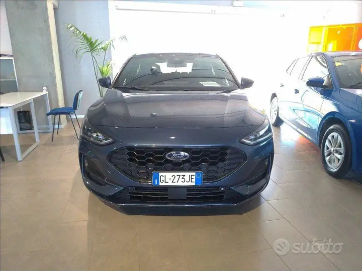 Ford Focus 2023 photo 2