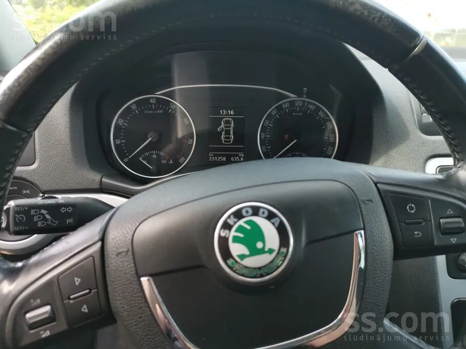 Skoda Octavia 2009 photo 2