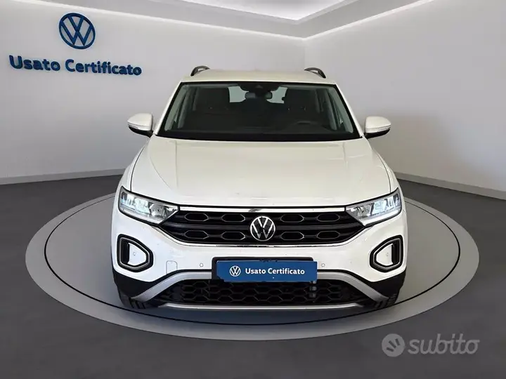 Volkswagen T-Roc 2023 photo 2