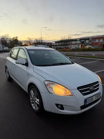 Kia Ceed 2009 photo 4