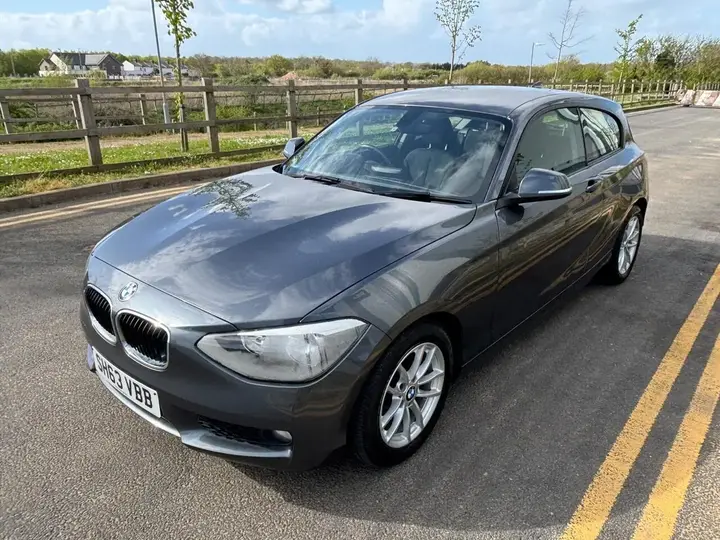 BMW 1 Series 2013 photo 2