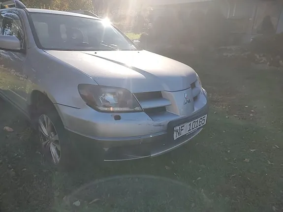 Mitsubishi Outlander 2004 photo 4