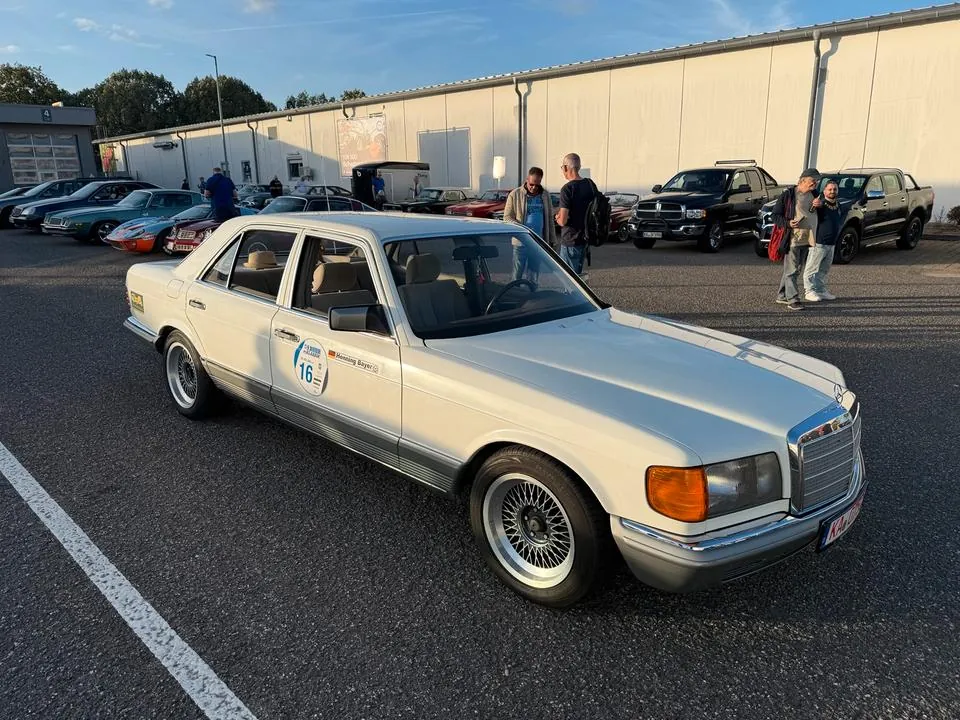 Mercedes-Benz W126