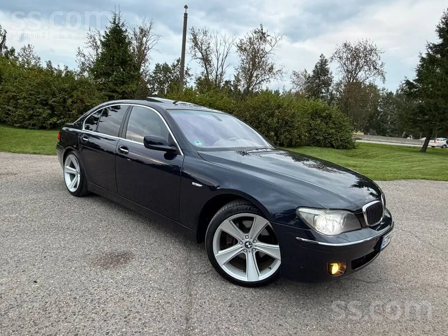 BMW 740I