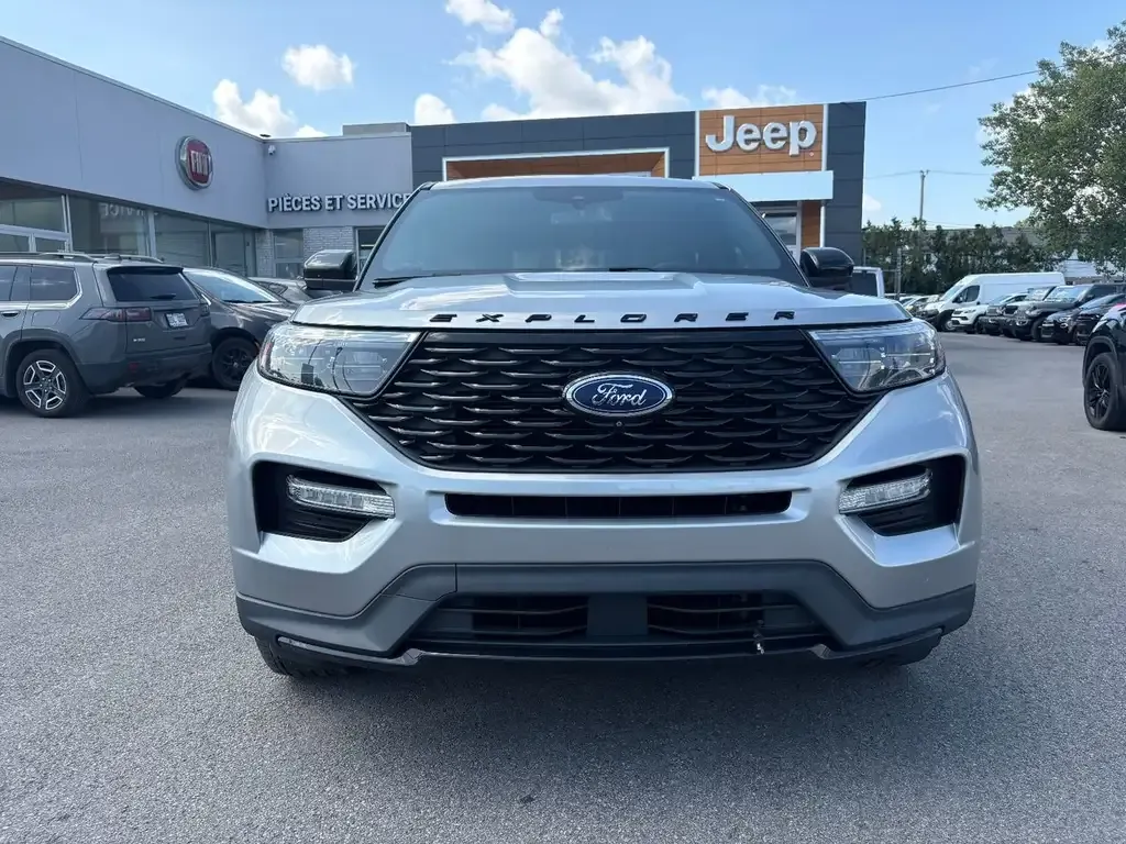 Ford Explorer 2022 photo 3
