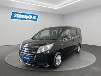Toyota Noah 2014 photo 2