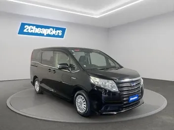 Toyota Noah 2014 photo 4