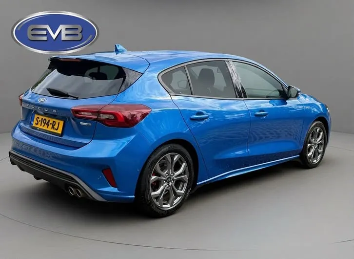 Ford Focus 2023 photo 3
