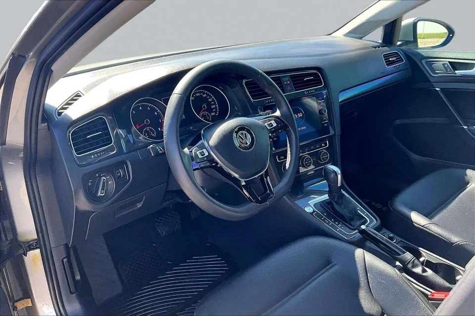 Volkswagen Golf 2020 photo 2