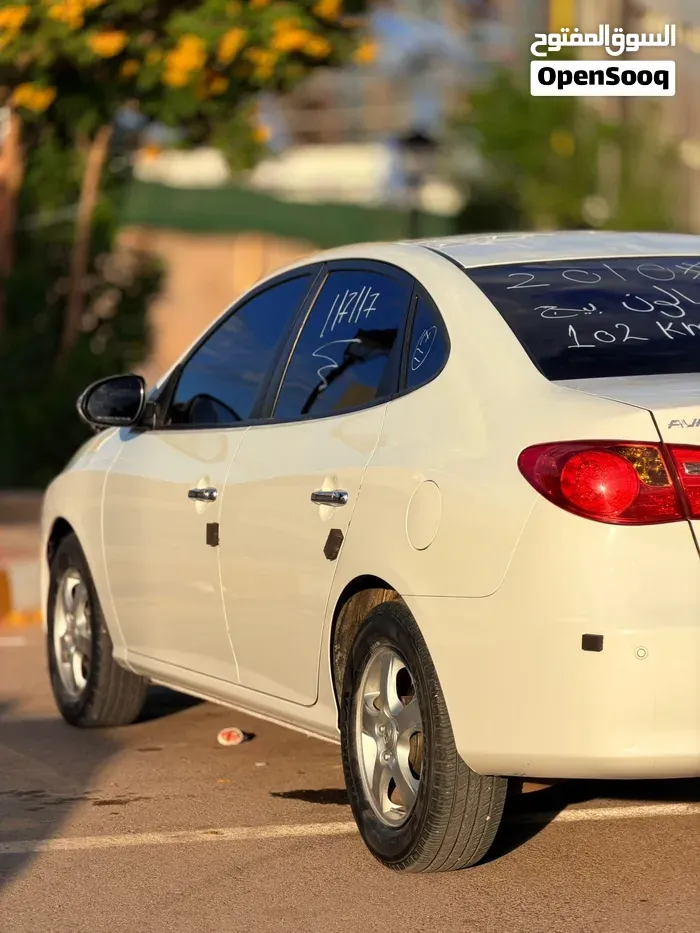 Hyundai Avante 2010 photo 2