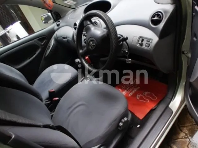 Toyota Vitz 2002 photo 4