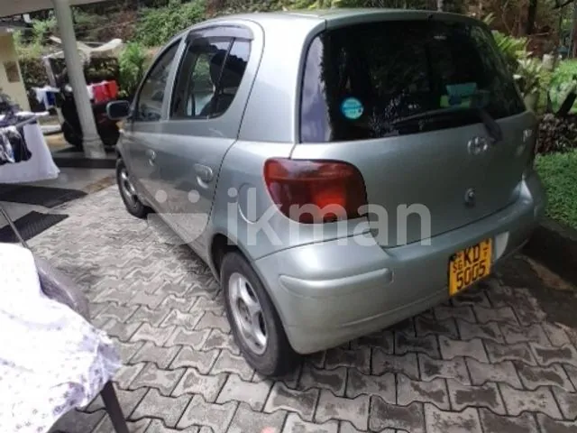 Toyota Vitz 2002 photo 3