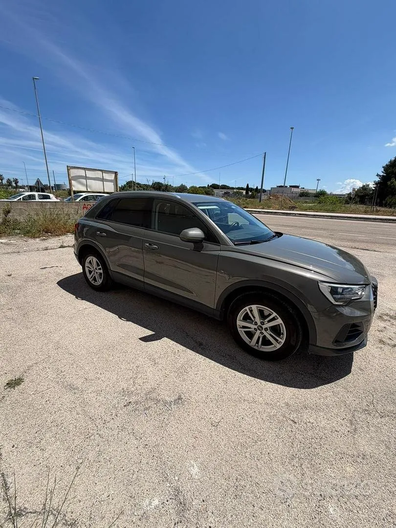 Audi Q3 2021 photo 2