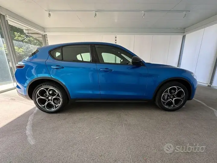 Alfa Romeo Stelvio 2024 photo 2