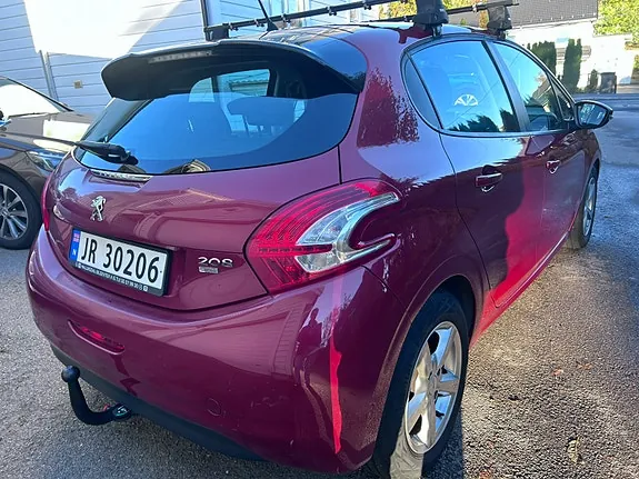 Peugeot 208 2012 photo 5