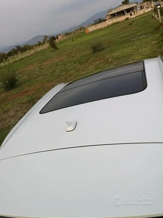 Audi Q3 2012 photo 2