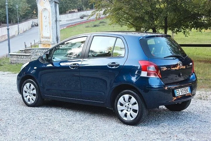 Toyota Yaris 2010 photo 5