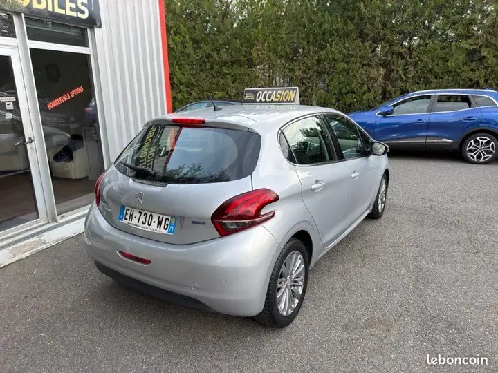 Peugeot 208 2016 photo 4