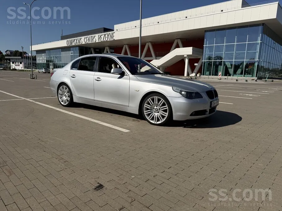 BMW E60 2004 photo 3