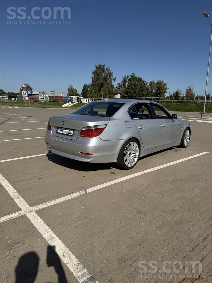 BMW E60 2004 photo 5