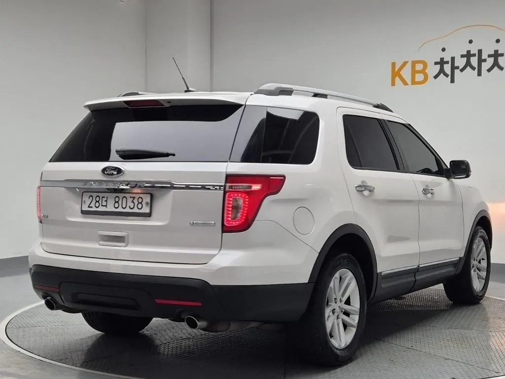 Ford Explorer 2014 photo 3