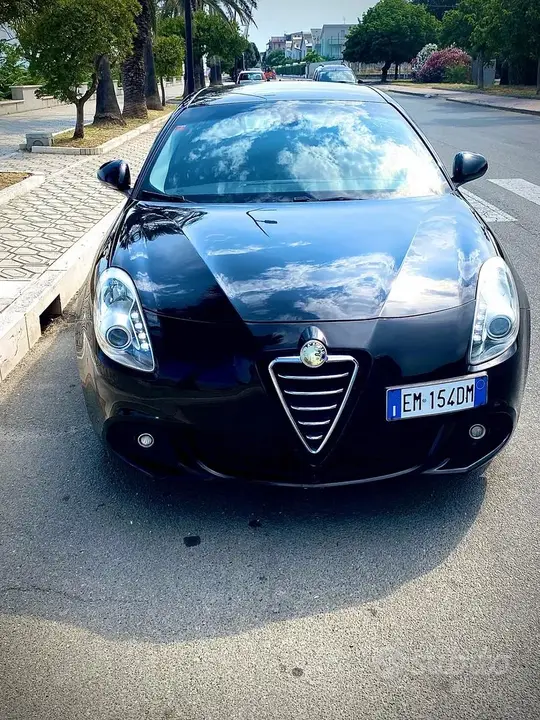 Alfa Romeo Giulietta 2013 photo 2