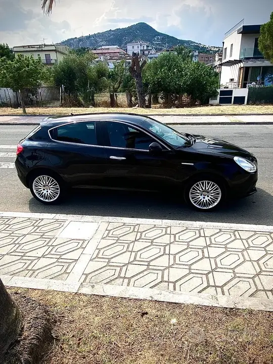 Alfa Romeo Giulietta 2013 photo 3