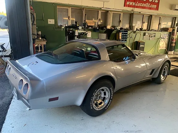 Chevrolet Corvette 1980 photo 4