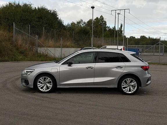 Audi A3 2021 photo 2