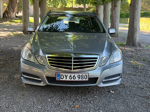 Mercedes-Benz E200 2012 photo 2