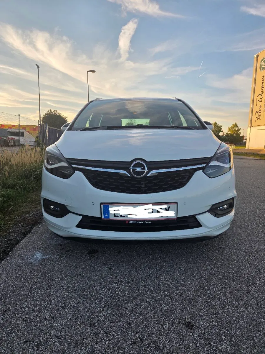 Opel Zafira 2017 photo 2