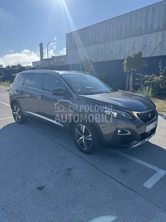 Peugeot 5008