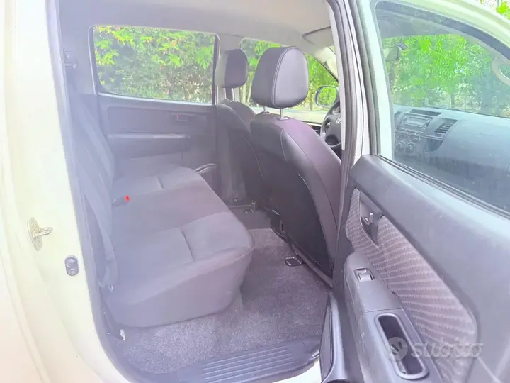 Toyota Hilux 2015 photo 3