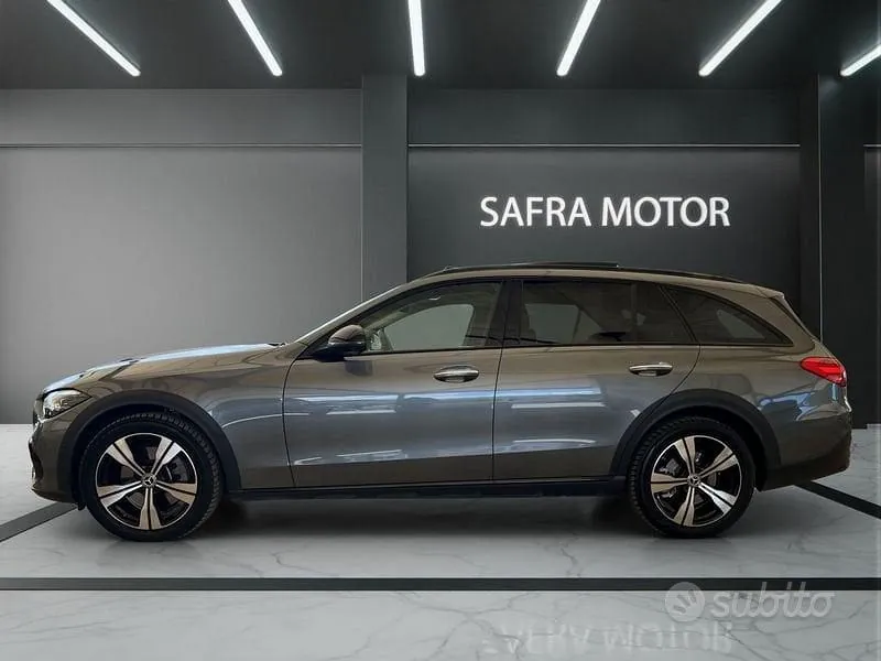Mercedes-Benz C-Class 2024 photo 3