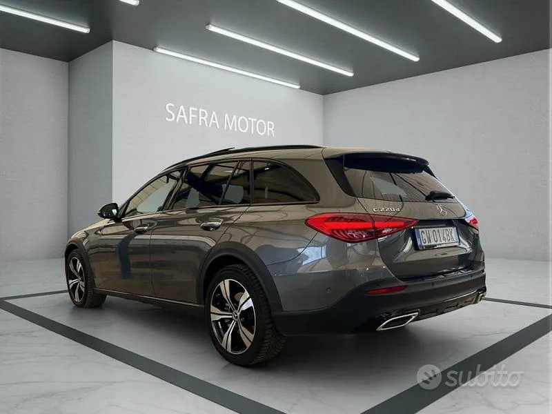 Mercedes-Benz C-Class 2024 photo 4