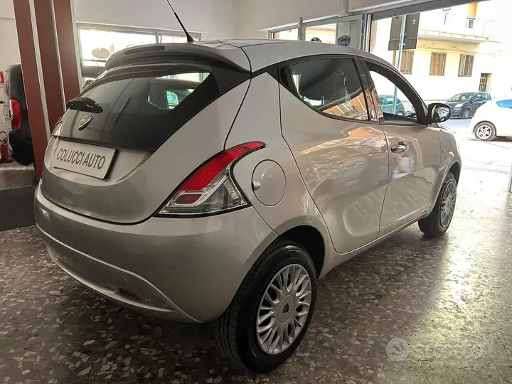 Lancia Ypsilon 2015 photo 3