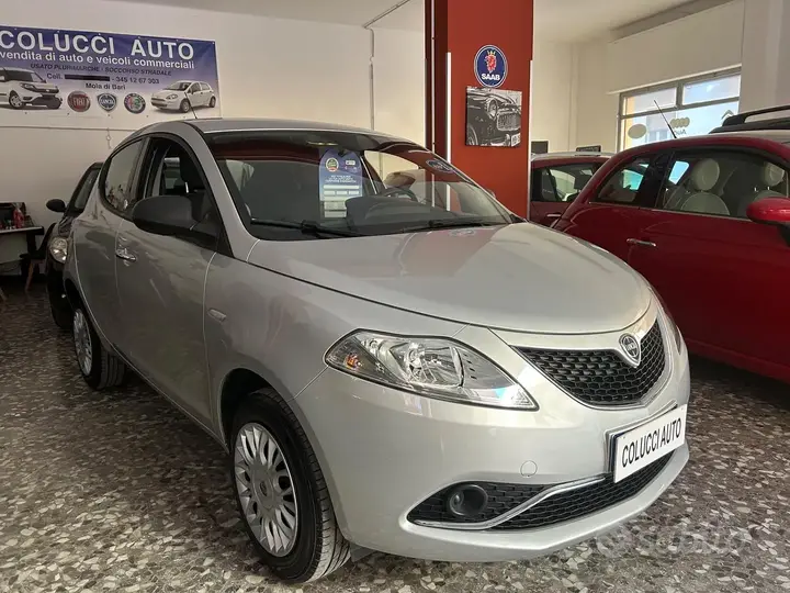 Lancia Ypsilon