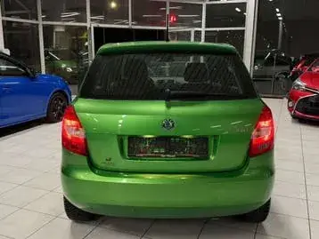 Skoda Fabia 2012 photo 3