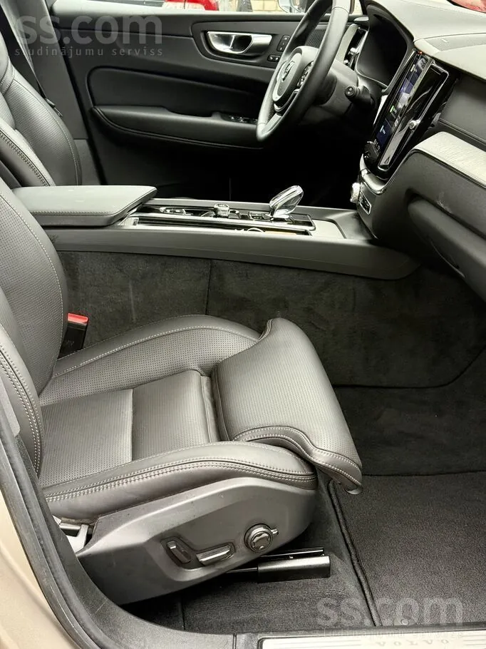 Volvo Xc60 2025 photo 5