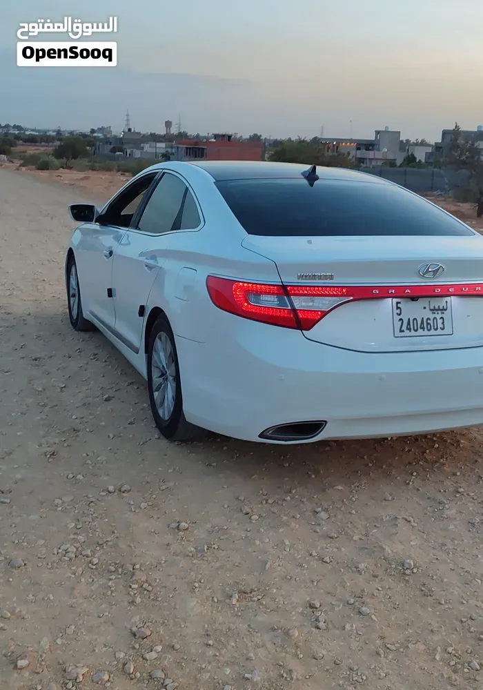 Hyundai Azera 2012 photo 2