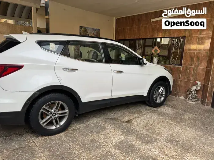 Hyundai Santa Fe 2017 photo 3