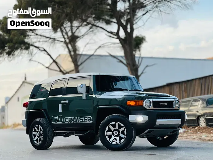 Toyota Fj 2013 photo 2