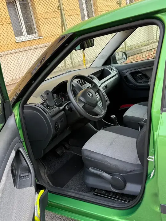 Skoda Fabia 2014 photo 3