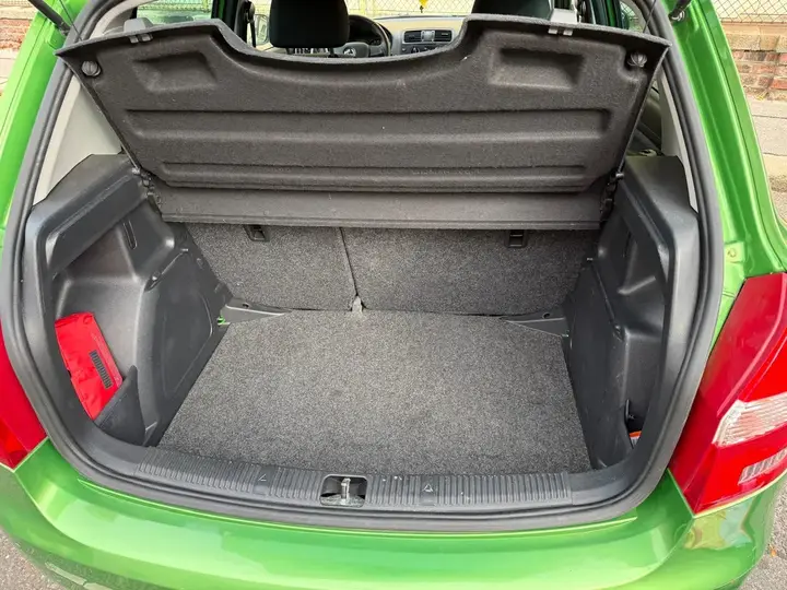 Skoda Fabia 2014 photo 2