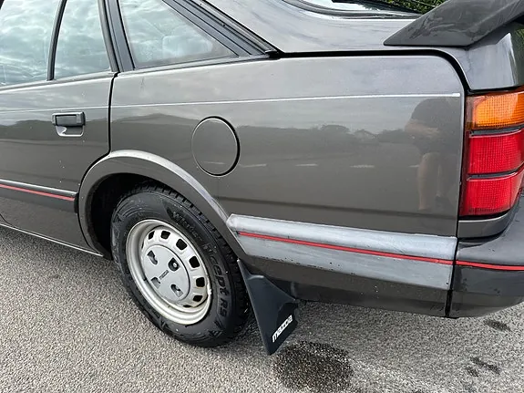 Mazda 626 1987 photo 4