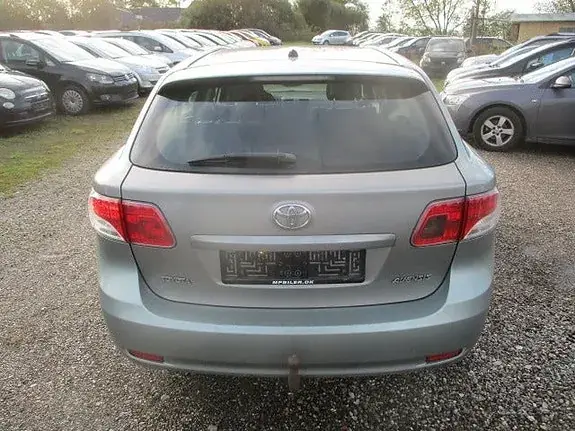 Toyota Avensis 2009 photo 4