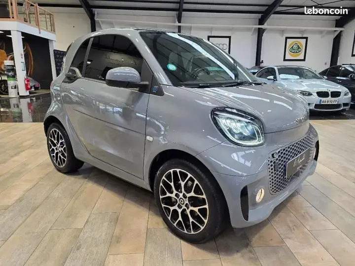 Smart Fortwo 2022 photo 4