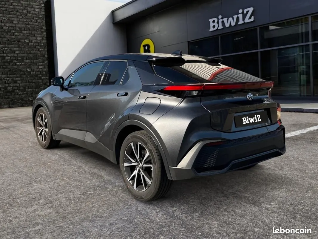 Toyota C-Hr 2024 photo 3