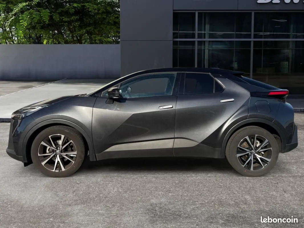 Toyota C-Hr 2024 photo 2